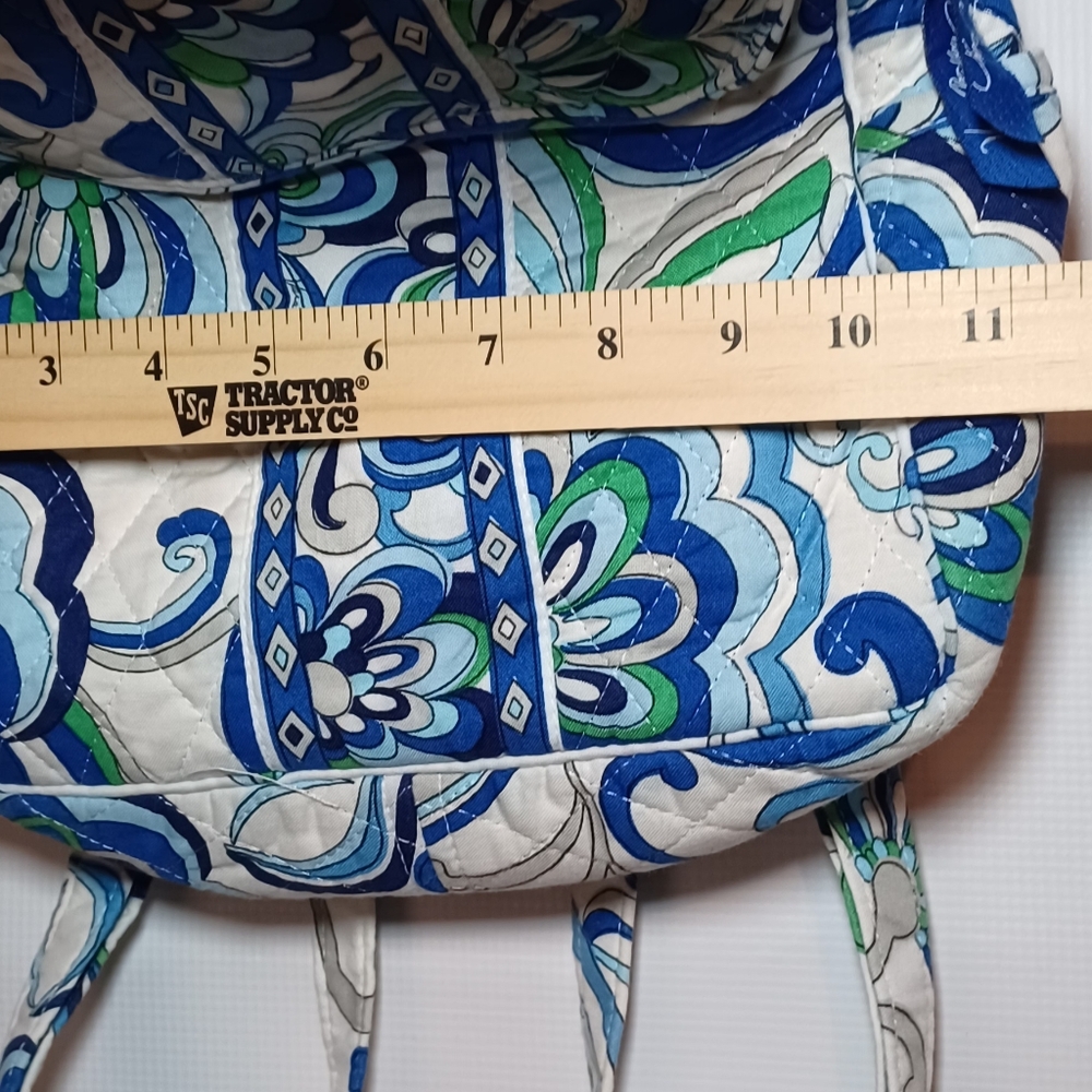 Vera Bradley Mediterranean White Quilted Cotton Backpack. - Picture 5 of 9